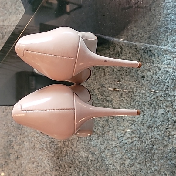 Steve Madden neutral heels 7 - Picture 2 of 6